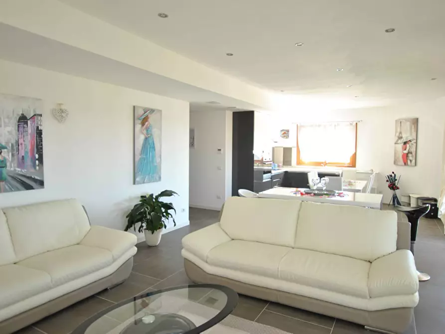 Immagine 14 di Attico in vendita  in Corso Umberto 183 a Olbia