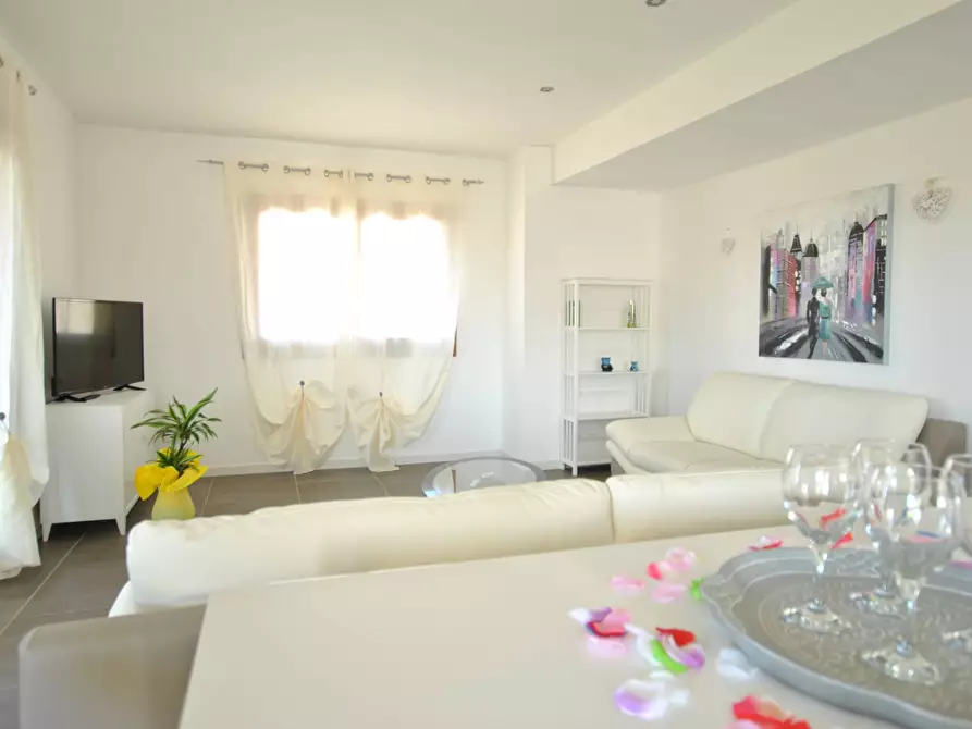 Immagine 15 di Attico in vendita  in Corso Umberto 183 a Olbia