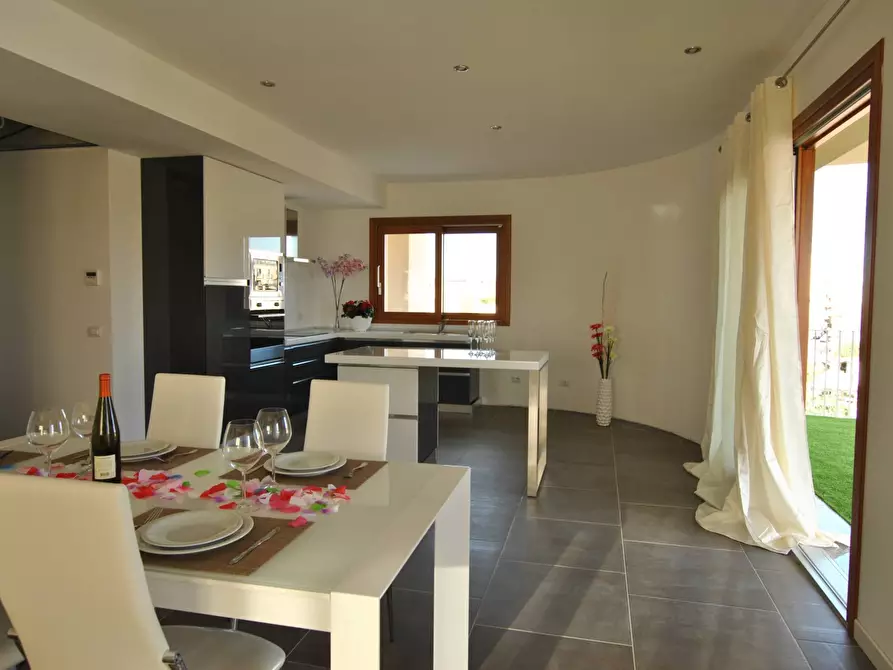 Immagine 26 di Attico in vendita  in Corso Umberto 183 a Olbia