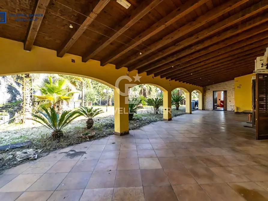 Immagine 4 di Villa in vendita  in via della regione a Giarre