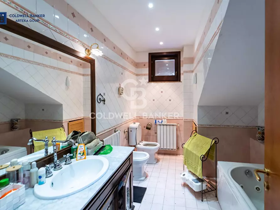 Immagine 14 di Villa in vendita  in via della regione a Giarre