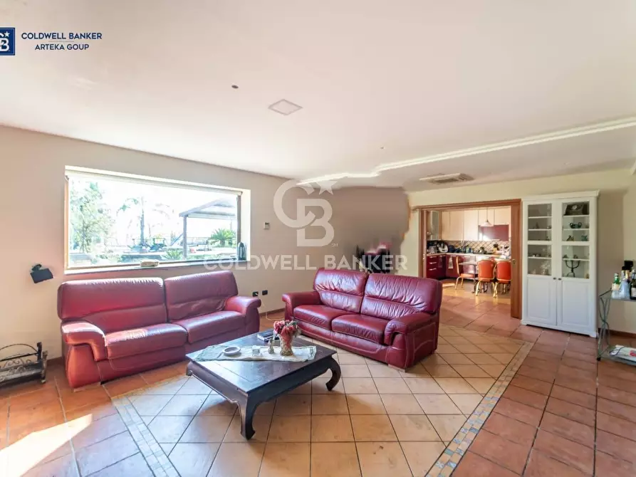 Immagine 17 di Villa in vendita  in via della regione a Giarre