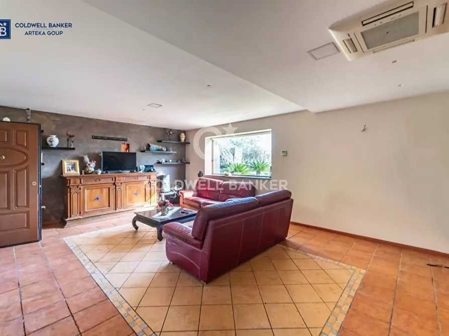 Immagine 22 di Villa in vendita  in via della regione a Giarre