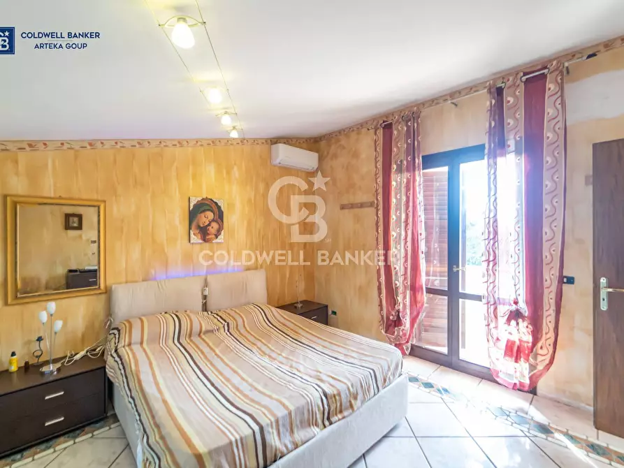 Immagine 28 di Villa in vendita  in via della regione a Giarre