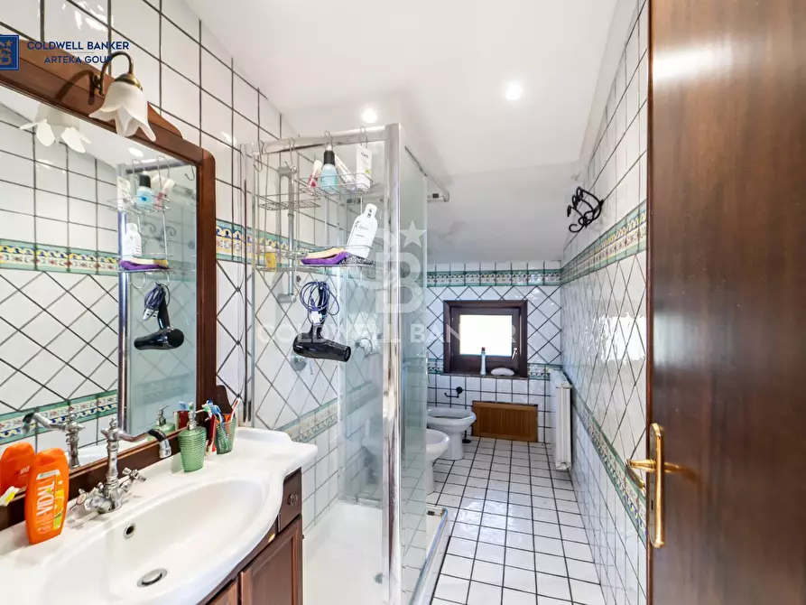 Immagine 31 di Villa in vendita  in via della regione a Giarre