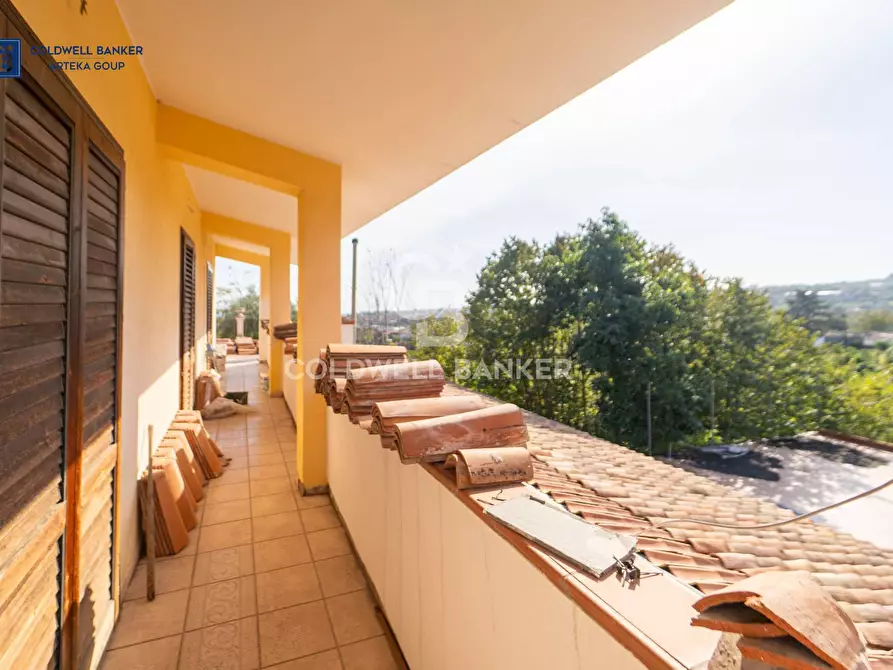 Immagine 35 di Villa in vendita  in via della regione a Giarre