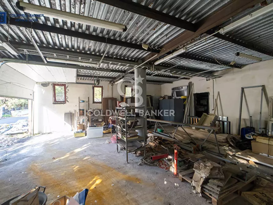 Immagine 46 di Villa in vendita  in via della regione a Giarre