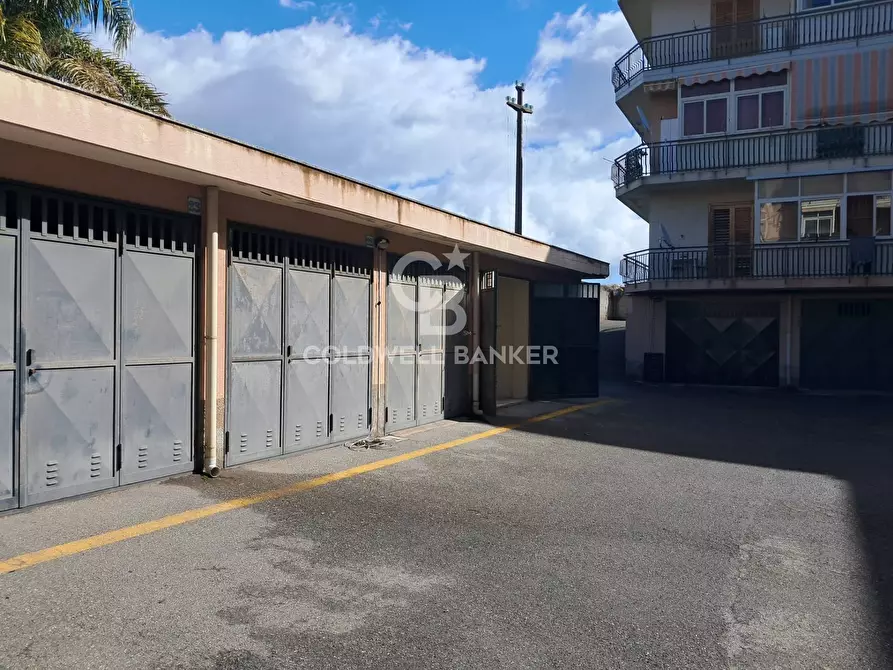 Immagine 2 di Box auto in vendita  a Aci Catena