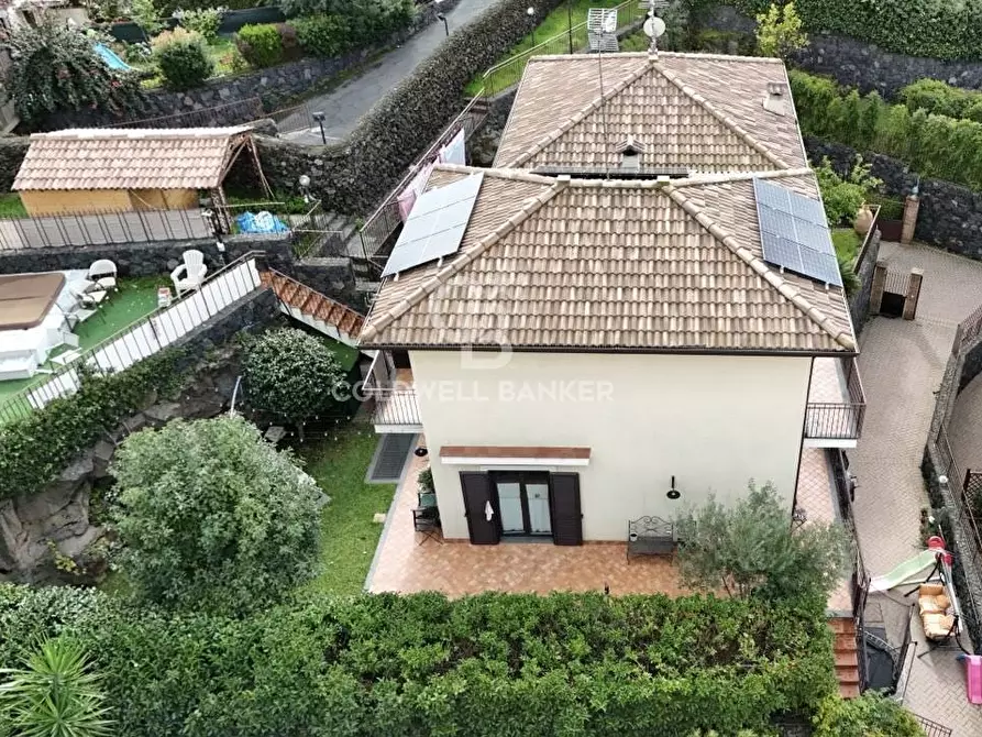 Immagine 1 di Villa in vendita  in Via madonna dellaiuto a Trecastagni