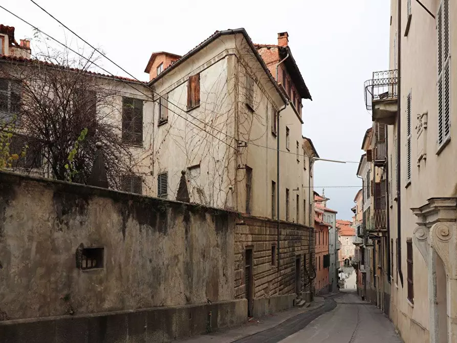 Immagine 2 di Palazzo in vendita  in Via Giolitti 4 a Mondovì