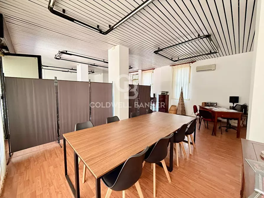 Immagine 1 di Negozio in vendita  in via John Fitzgerald Kennedy 51 a Acireale