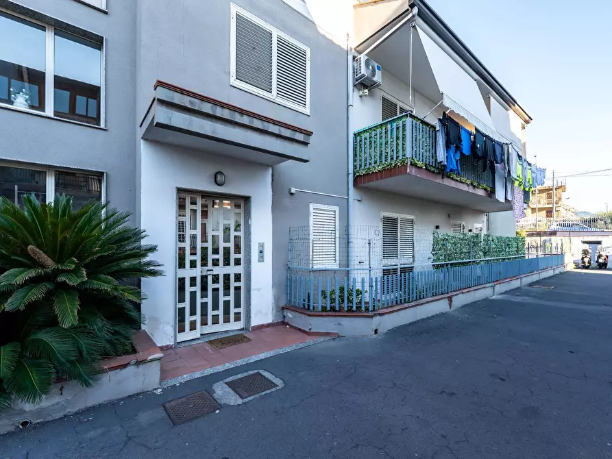 Immagine 1 di Appartamento in vendita  in Viale Delle Olimpiadi 12 a Catania