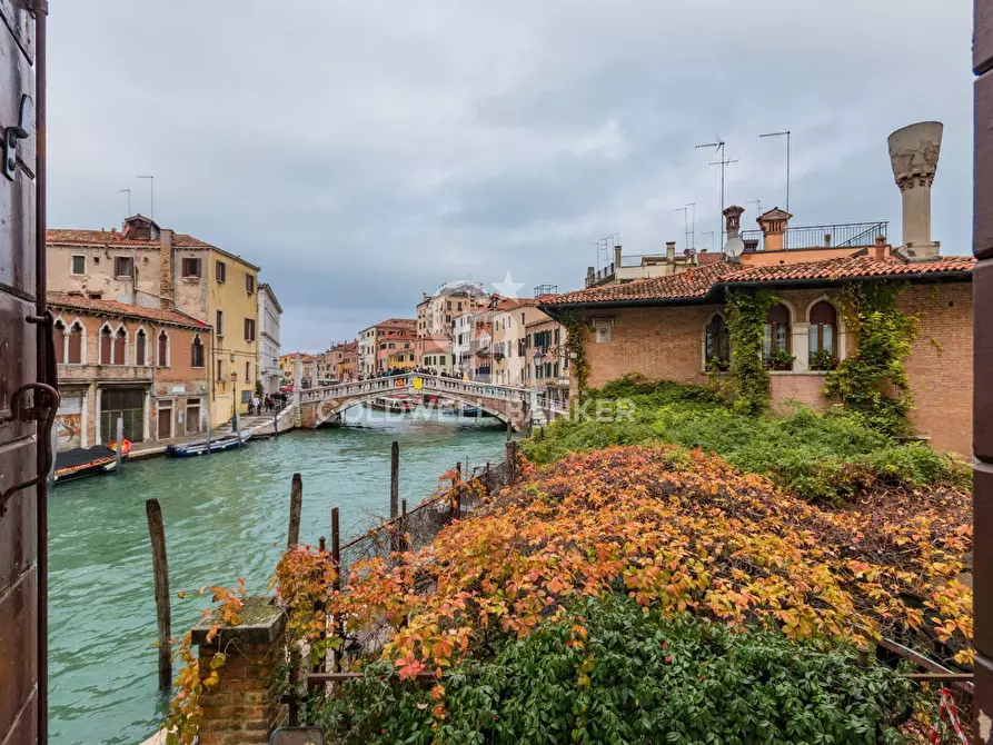 Immagine 1 di Appartamento in vendita  in Ponte Delle Cannaregio - Guglie 1534 a Venezia