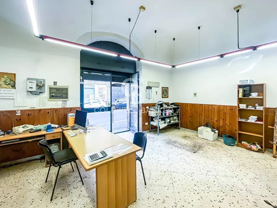 Immagine 4 di Negozio in vendita  in Via Vittorio Emanuele Ii 320 a Catania