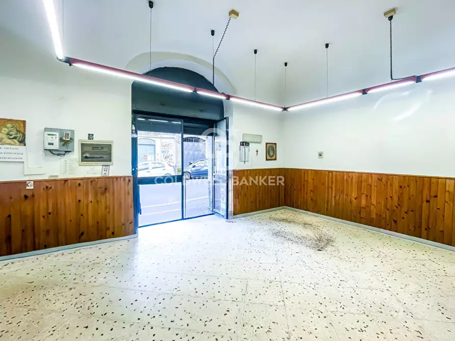 Immagine 5 di Negozio in vendita  in Via Vittorio Emanuele Ii 320 a Catania