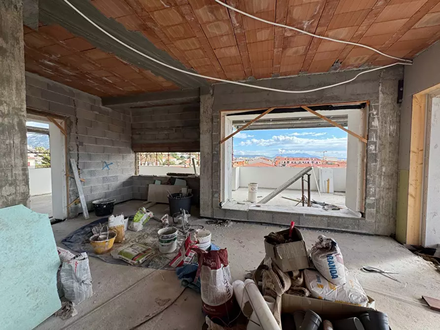 Immagine 14 di Appartamento in vendita  in Via Vela a Olbia