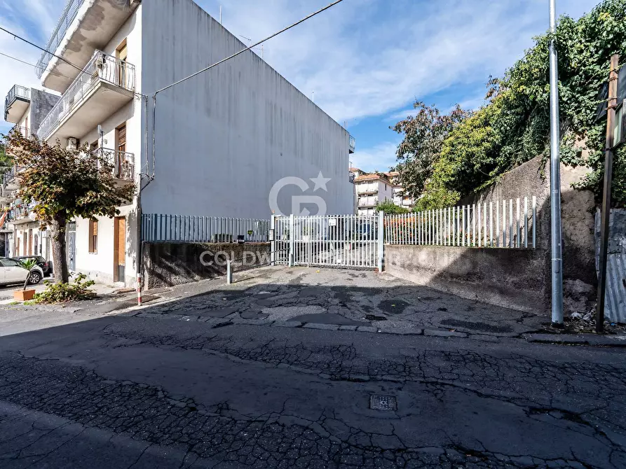 Immagine 9 di Appartamento in vendita  in Via Santa Maria Del Sangue 5/7 a Aci Catena