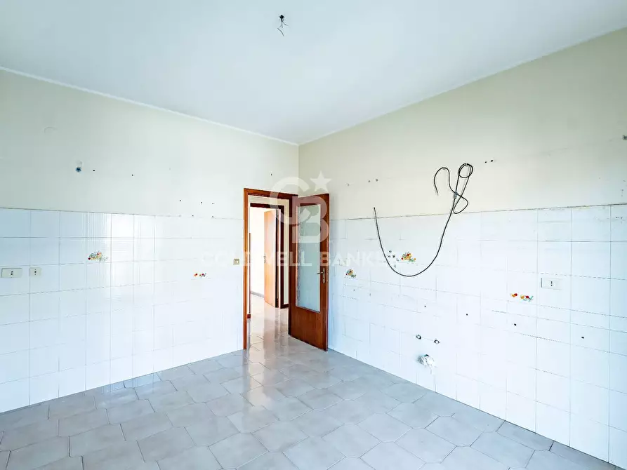 Immagine 27 di Appartamento in vendita  in Via Santa Maria Del Sangue 5/7 a Aci Catena