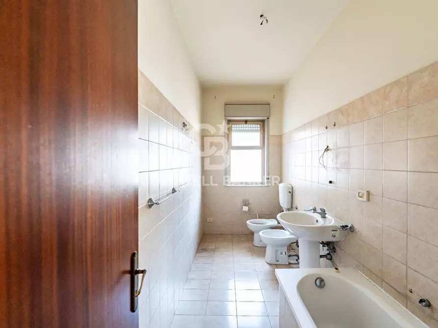 Immagine 28 di Appartamento in vendita  in Via Santa Maria Del Sangue 5/7 a Aci Catena