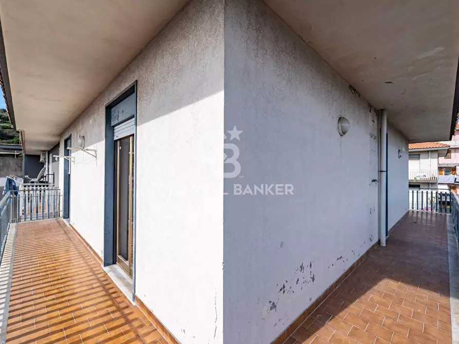 Immagine 29 di Appartamento in vendita  in Via Santa Maria Del Sangue 5/7 a Aci Catena