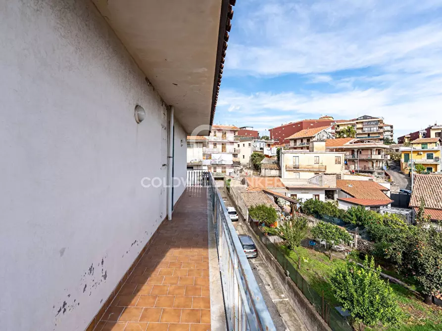 Immagine 5 di Appartamento in vendita  in Via Santa Maria Del Sangue 5/7 a Aci Catena