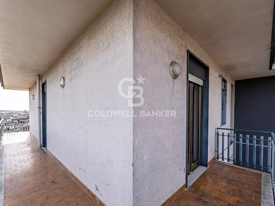 Immagine 30 di Appartamento in vendita  in Via Santa Maria Del Sangue 5/7 a Aci Catena