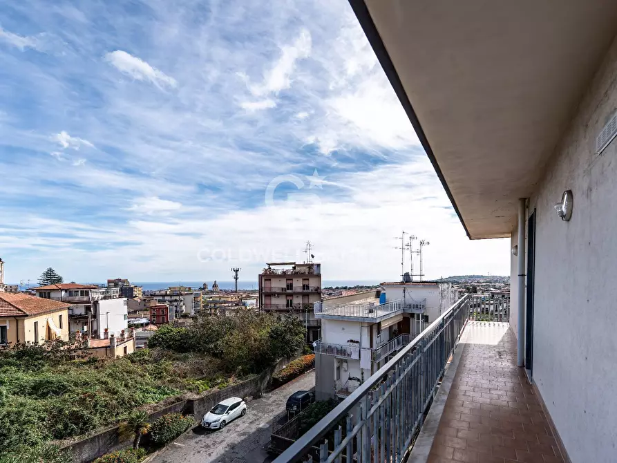 Immagine 1 di Appartamento in vendita  in Via Santa Maria Del Sangue 5/7 a Aci Catena