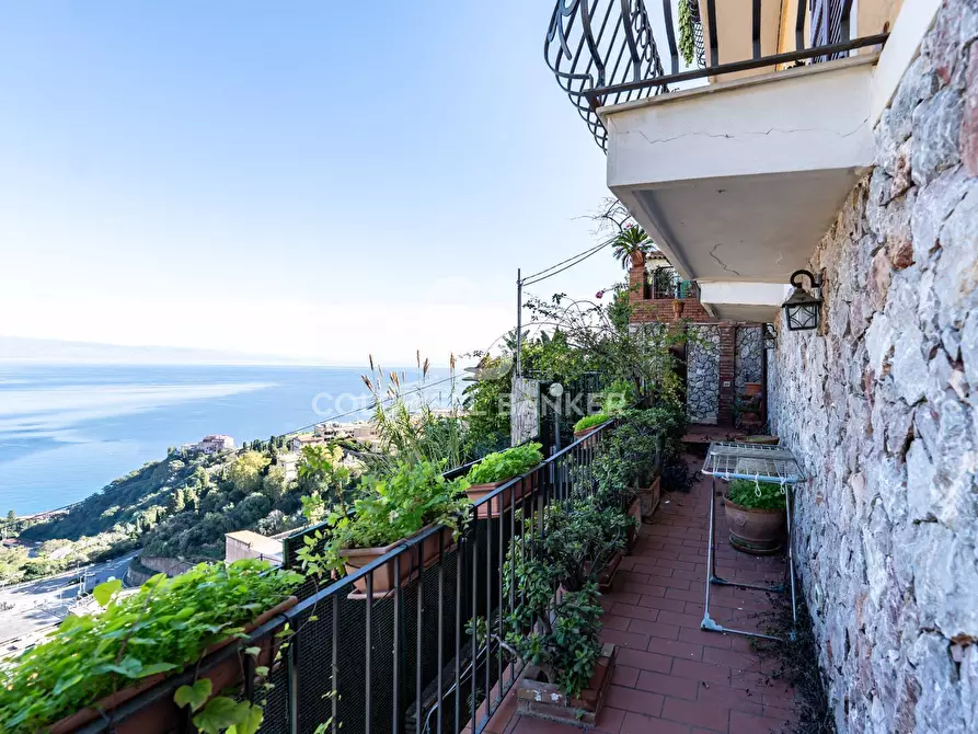 Immagine 17 di Appartamento in vendita  in Salita Branco 4 a Taormina