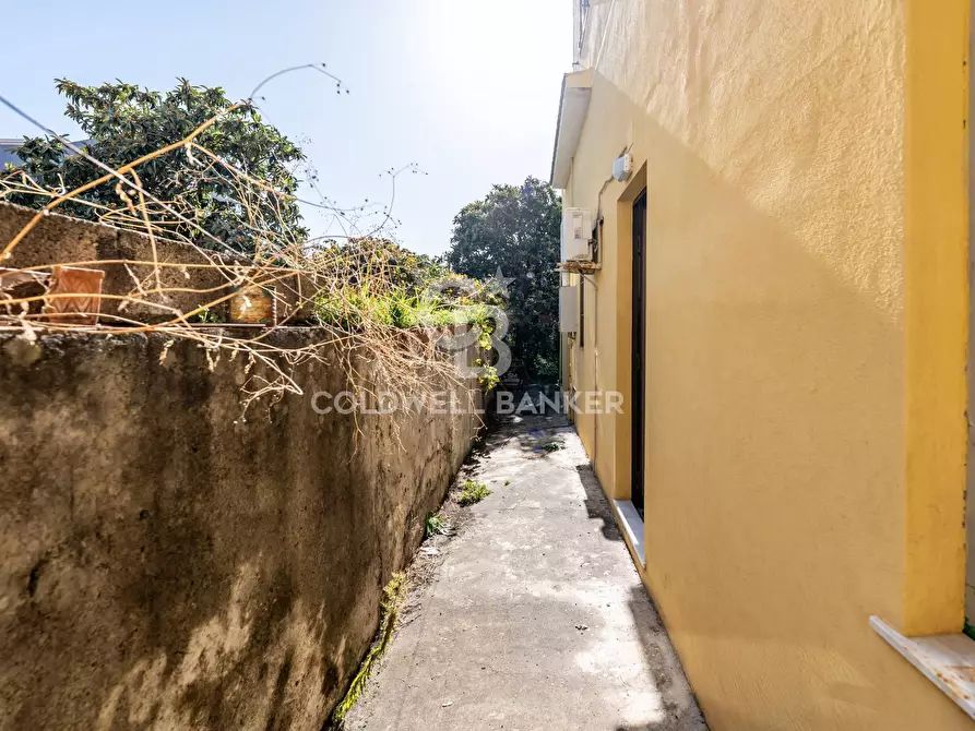 Immagine 13 di Casa semindipendente in vendita  in acicatena via Francesco Strano 38 a Aci Catena