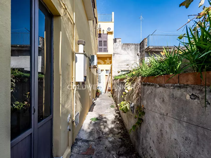 Immagine 14 di Casa semindipendente in vendita  in acicatena via Francesco Strano 38 a Aci Catena