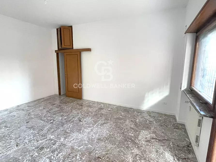 Immagine 4 di Appartamento in affitto  in Via Bevagna a Roma