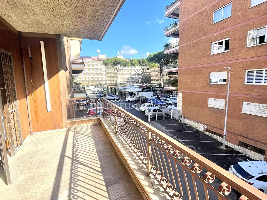 Immagine 19 di Appartamento in affitto  in Via Bevagna a Roma