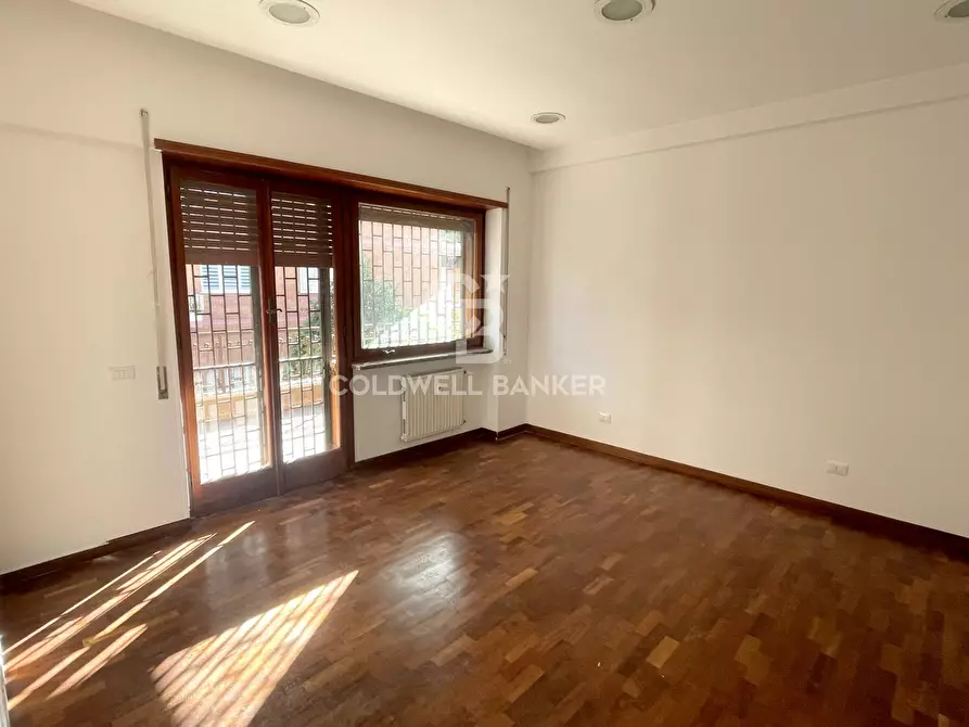 Immagine 22 di Appartamento in affitto  in Via Bevagna a Roma