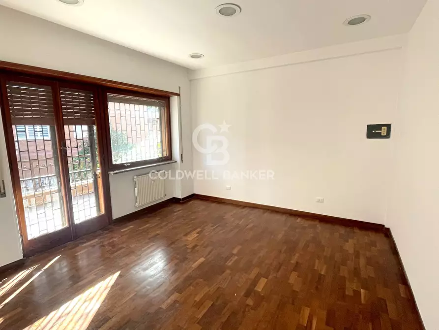 Immagine 23 di Appartamento in affitto  in Via Bevagna a Roma
