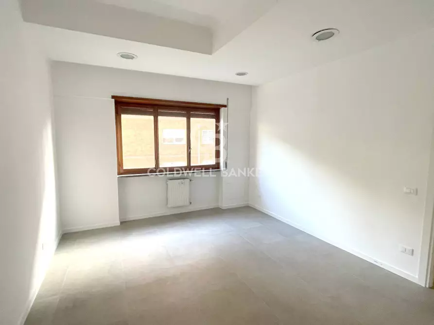 Immagine 29 di Appartamento in affitto  in Via Bevagna a Roma