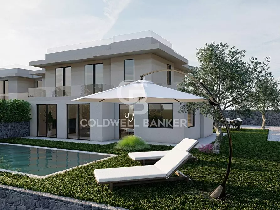 Immagine 1 di Villa in vendita  in Via Luigi Pirandello a San Gregorio Di Catania