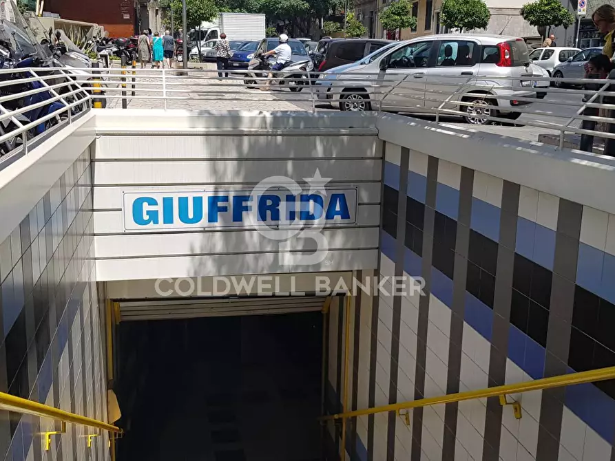 Immagine 35 di Appartamento in affitto  in Via Canfora 144 a Catania