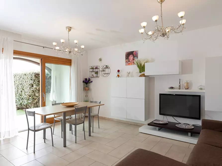 Immagine 4 di Villetta a schiera in vendita  in Via Santa Monica 7/A a Olbia