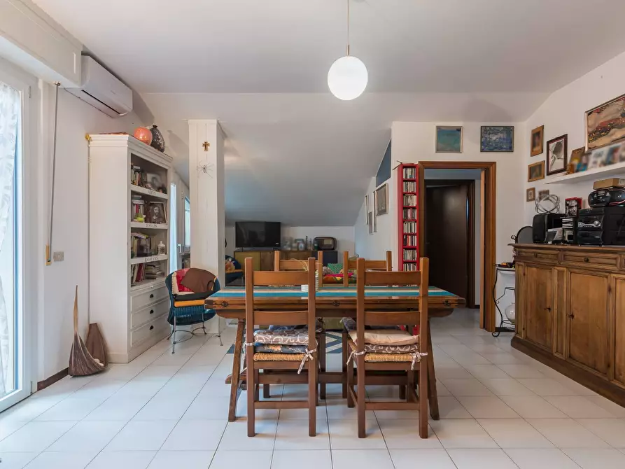 Immagine 4 di Appartamento in vendita  in Via Viole a Cattolica
