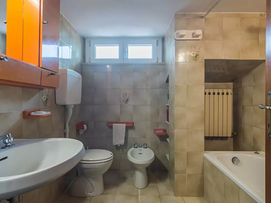 Immagine 19 di Appartamento in vendita  in Via Viole a Cattolica