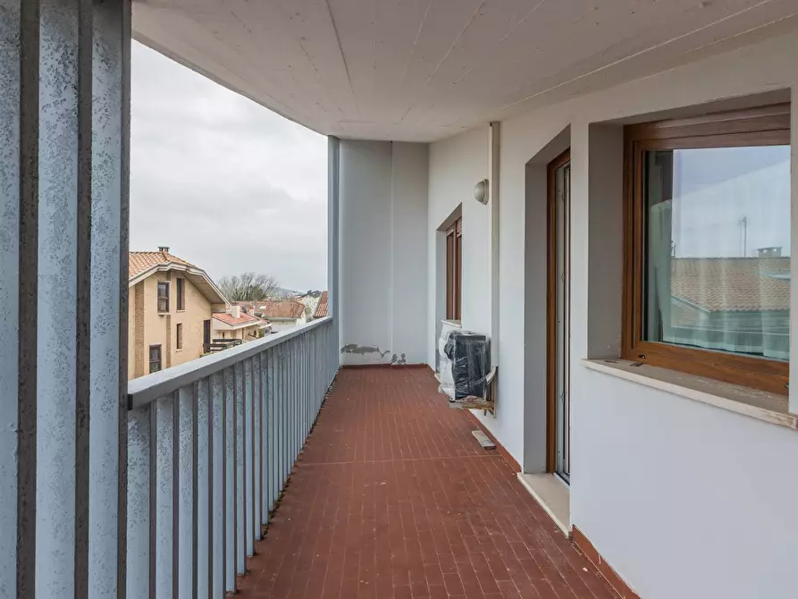 Immagine 23 di Appartamento in vendita  in Via Viole a Cattolica