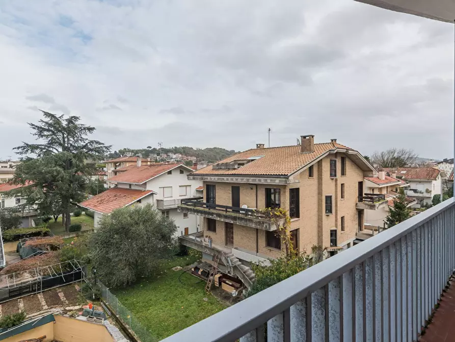 Immagine 25 di Appartamento in vendita  in Via Viole a Cattolica