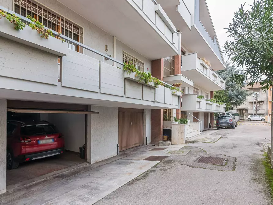 Immagine 29 di Appartamento in vendita  in Via Viole a Cattolica