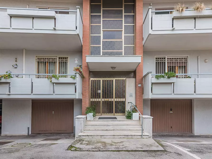 Immagine 28 di Appartamento in vendita  in Via Viole a Cattolica