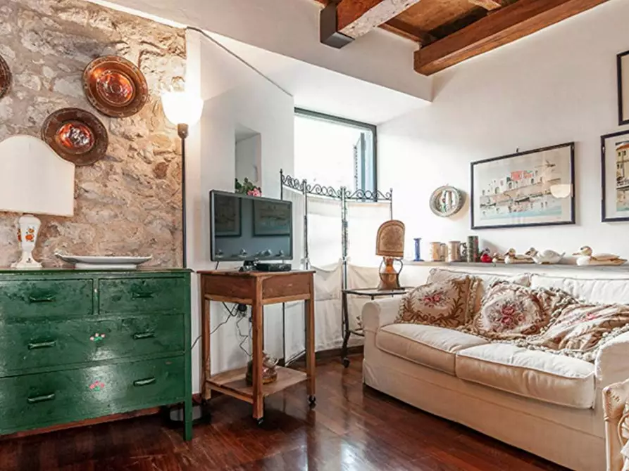 Immagine 6 di Appartamento in vendita  in via Giuseppe Garibaldi 22 a Roma