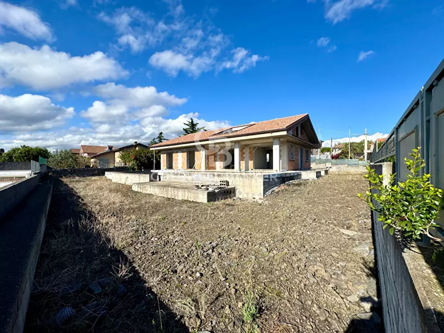 Immagine 8 di Villa in vendita  in Via Villafranca 28 a Gravina Di Catania
