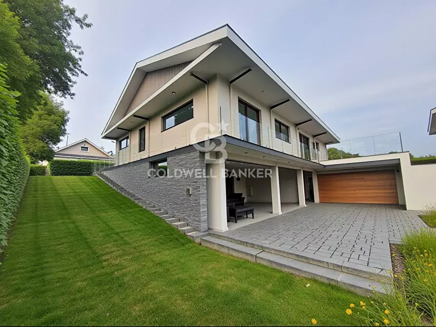 Immagine 3 di Villa in vendita  in Via Villafranca 28 a Gravina Di Catania