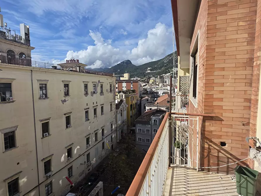 Immagine 3 di Appartamento in vendita  in Piazza Sant'Agostino 29 a Salerno