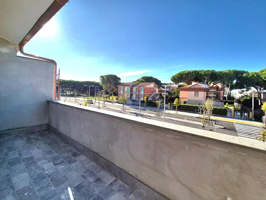 Immagine 11 di Appartamento in vendita  in Viale Mediterraneo 9 a Tarquinia