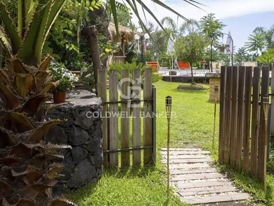 Immagine 7 di Villa in vendita  in via della regione a Giarre